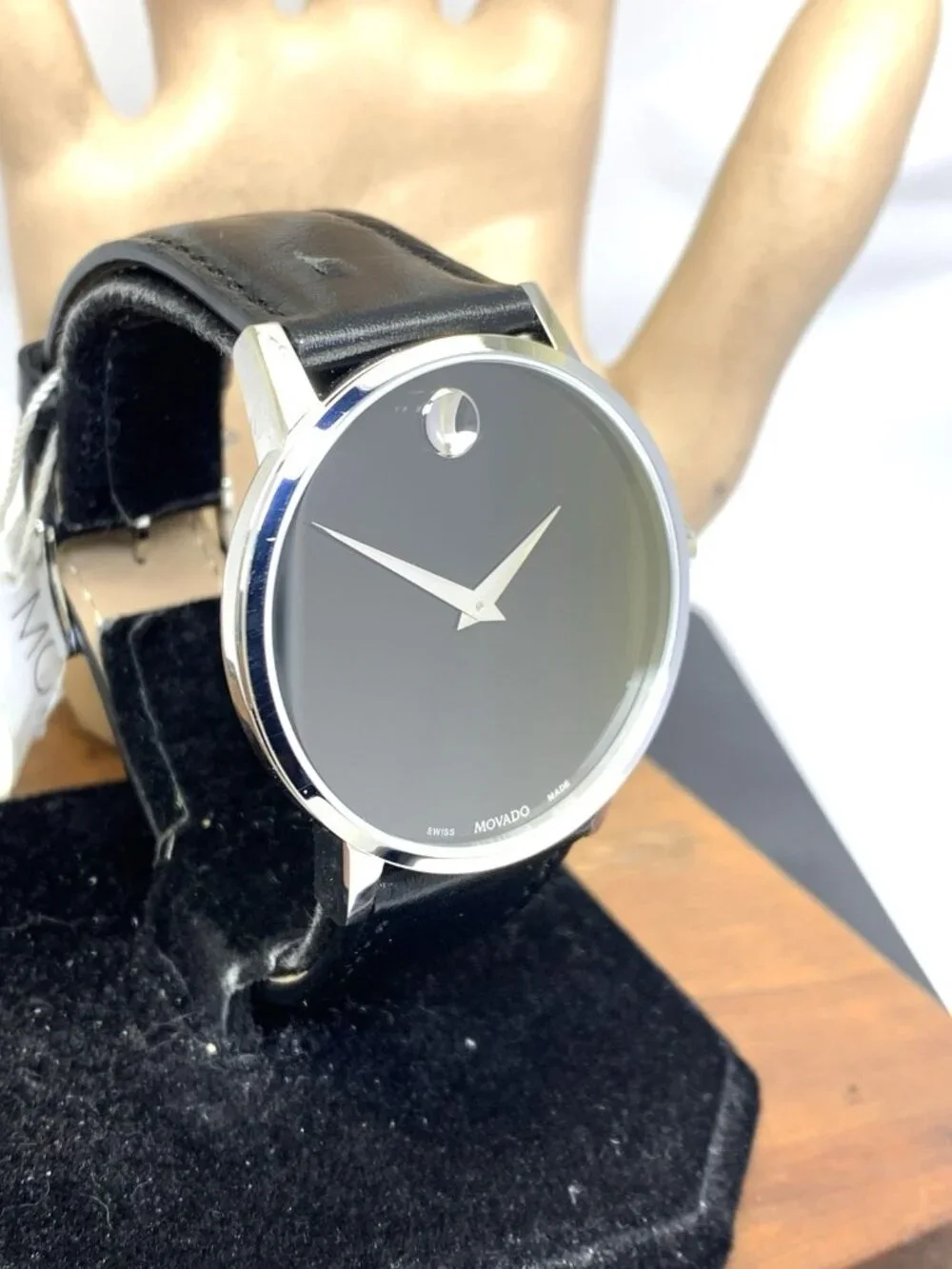Movado Men's Watch 0607269 Swiss Quartz Silver Museum Black Dial Leather Strap